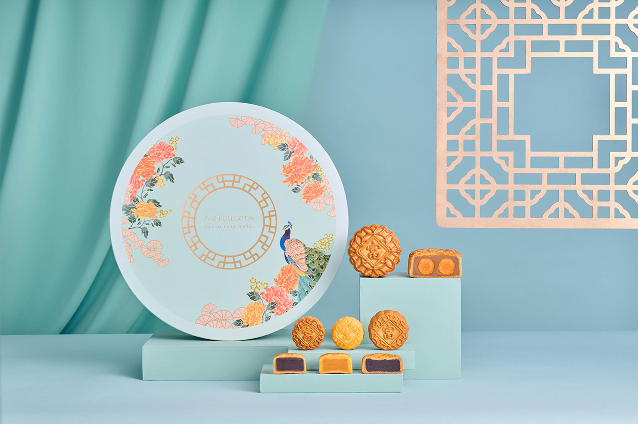 The Fullerton Classic Mooncake Gift Box