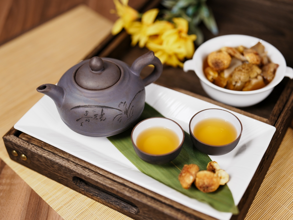 姬松茸螺頭燉雞湯